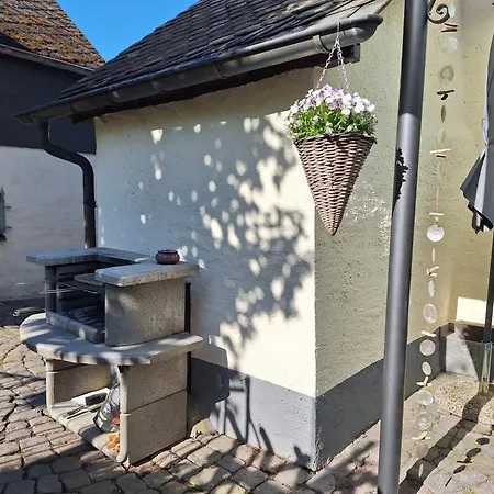 Moselperle- Urlaub Im Historischen Fachwerkhaeuschen Διαμέρισμα Bullay