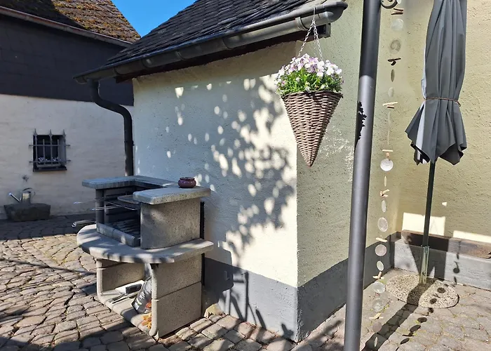 Moselperle- Urlaub Im Historischen Fachwerkhaeuschen Апартаменты Буллай